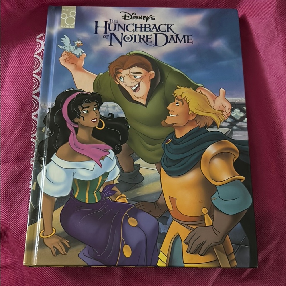 Disney's The Hunchback of Notre Dame Illustrated Book - Purple and Blue Cover